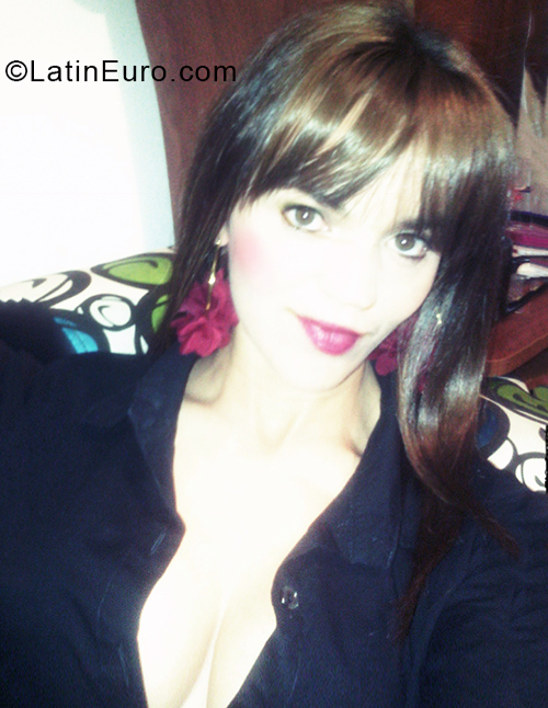 Date this pretty Colombia girl Mariana from Chiquinquira CO28089