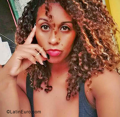 Date this hot Brazil girl Renata from Rio de Janeiro BR11205