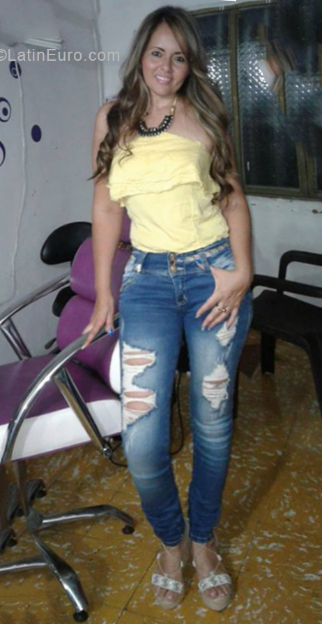 Date this charming Colombia girl Martha from Cali CO28178