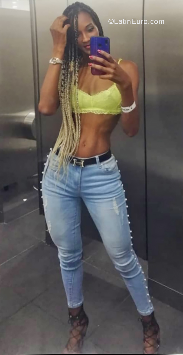 Date this charming Colombia girl Vane from Bogota CO28182