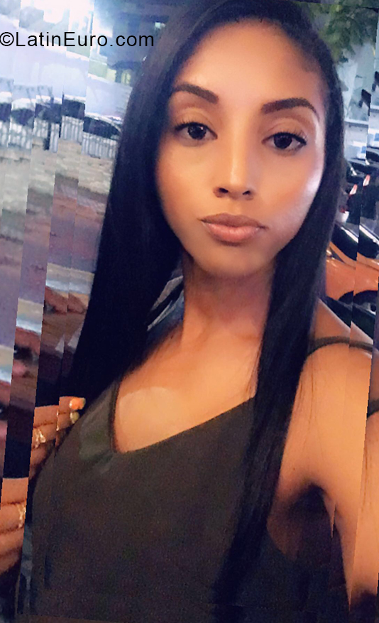Date this pretty Dominican Republic girl Yuleivy from Santiago DO38536