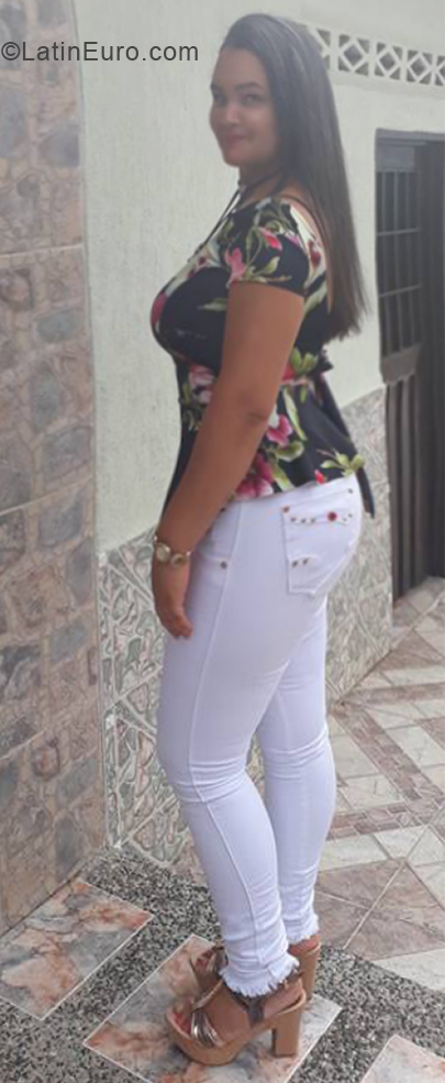 Date this lovely Colombia girl Flor from Cartago CO28259