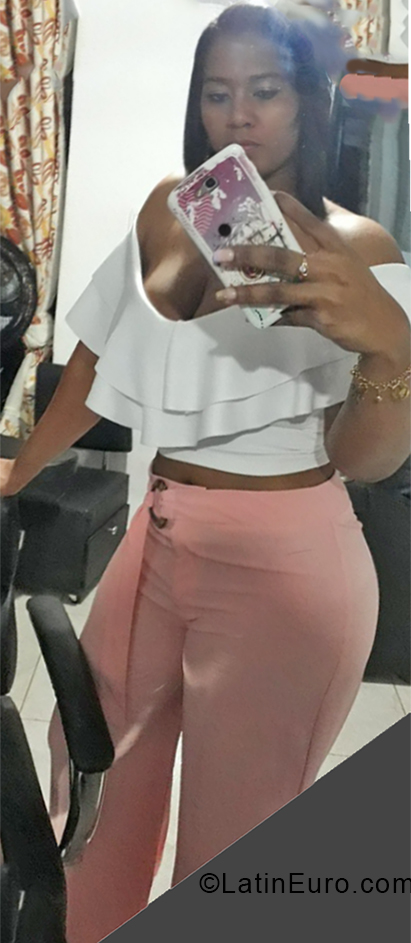 Date this hot Colombia girl Carolina from Cali CO28278