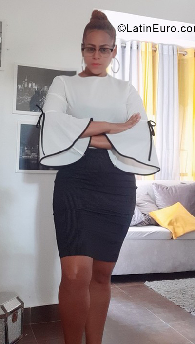 Date this georgeous Dominican Republic girl Bethania Jimene from Santo Domingo DO38584