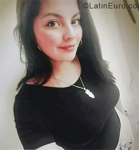 Date this stunning Peru girl Pamela Alejos from Lima PE1636