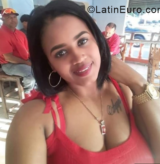 Date this beautiful Dominican Republic girl Yuleini from Santiago DO38685