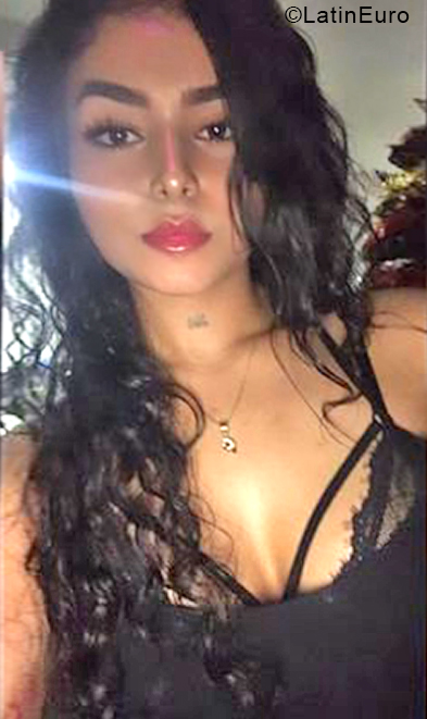 Date this pretty Colombia girl Valentina from Medellin CO28437