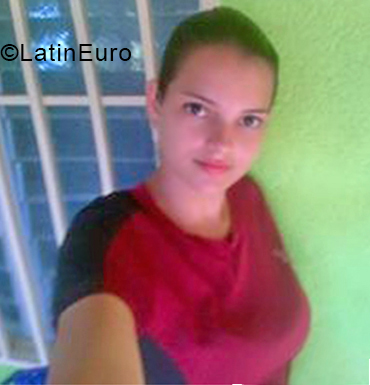 Date this cute Venezuela girl Yoserlin piang from Pampatar VE3457
