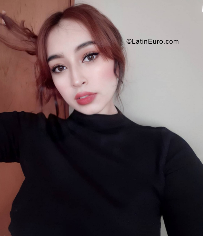 Date this gorgeous Colombia girl Samantha from Bogota CO28483