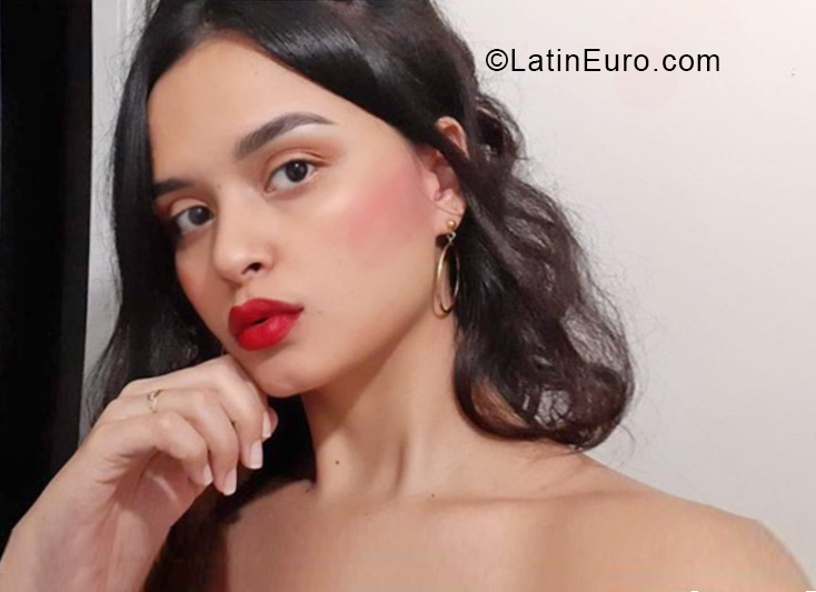 Date this pretty Colombia girl Alexandra from Bucaramanga CO28529