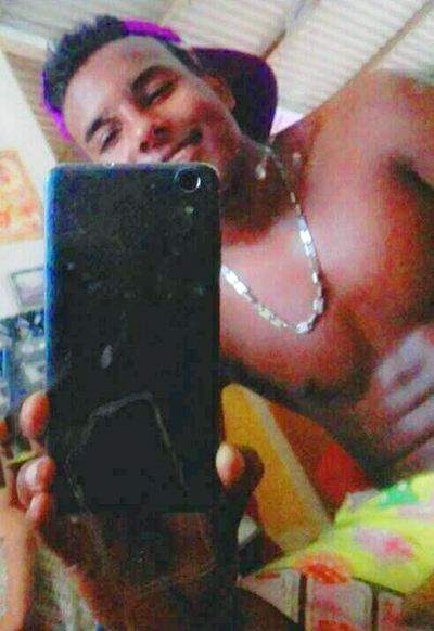 Date this hot Venezuela man Yojan from Barcelona VE3480