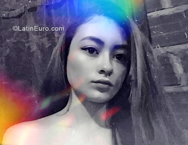 Date this athletic Colombia girl Jessica from Medellin CO28552