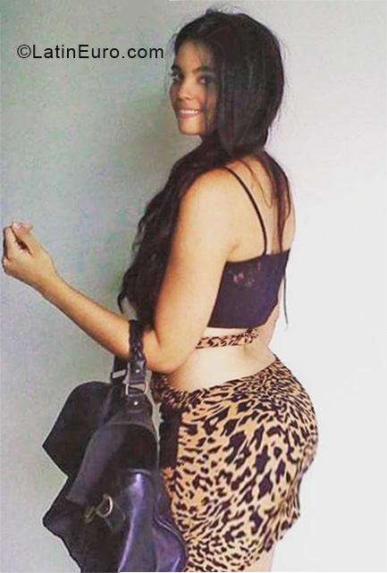 Date this athletic Colombia girl Maria from Neiva CO28553