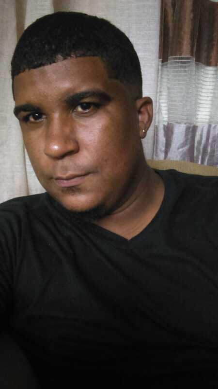 Date this tall Puerto Rico man Alberto tori from Higuey PR220