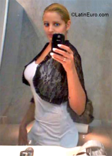 Date this pretty Argentina girl Ruth from Buenos Aires AR546