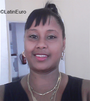 Date this beautiful Cuba girl Kirenia from Sanriago De Cuba CU727
