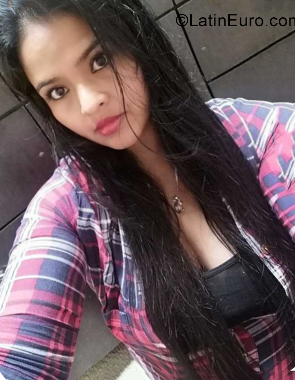 Date this georgeous Colombia girl Leidy from Bogota CO28684