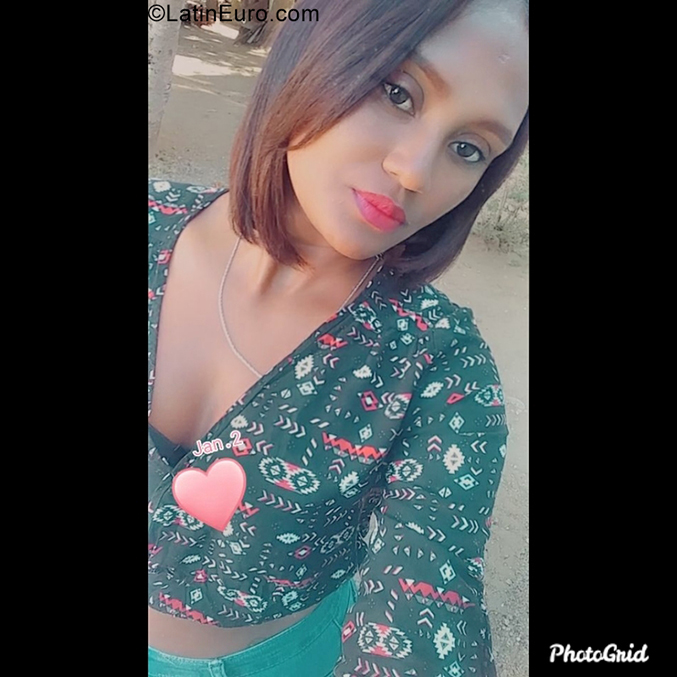 Date this beautiful Dominican Republic girl Esther from Santo Domingo DO38841