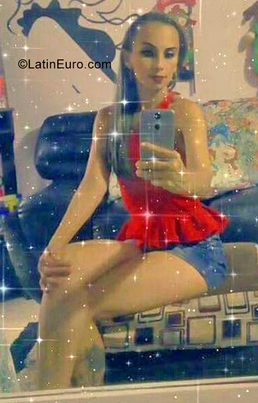 Date this georgeous Colombia girl Diomar Lida from Armenia CO28761
