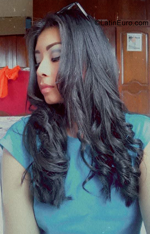 Date this stunning Bolivia girl Daianara from Cochabamba BO87
