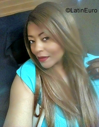 Date this sensual Dominican Republic girl Yesenia from Santo Domingo DO38911