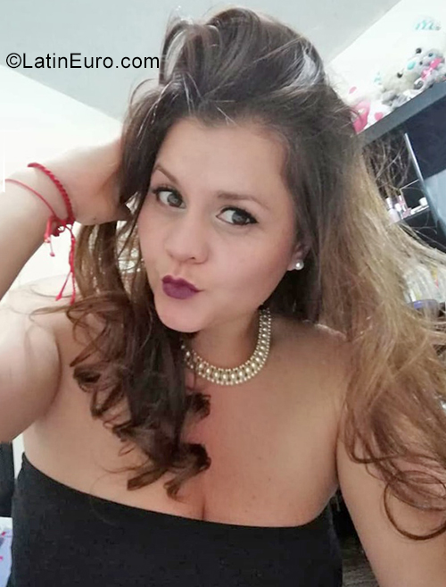 Date this tall Colombia girl Cinthya from Bogota CO28814