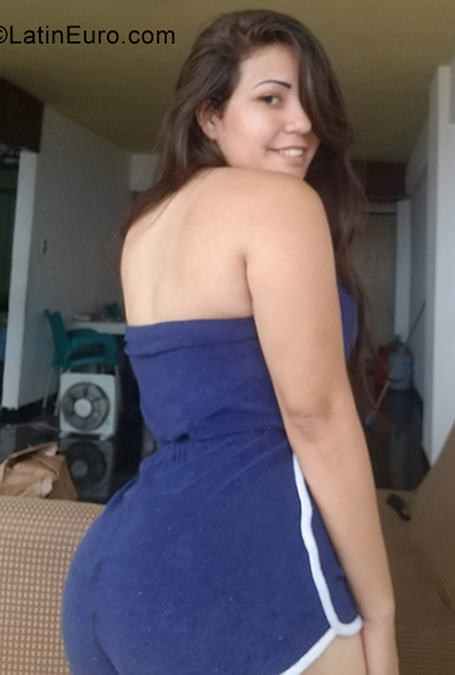 Date this nice looking Venezuela girl Anabelys from Caracas VE4031