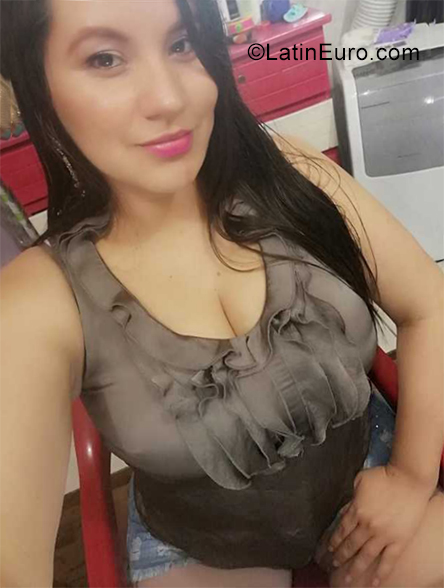 Date this young Ecuador girl Katty from Guayaquil EC652