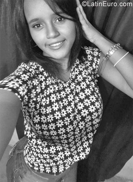 Date this young Dominican Republic girl Bebita from Santo Domingo DO38985