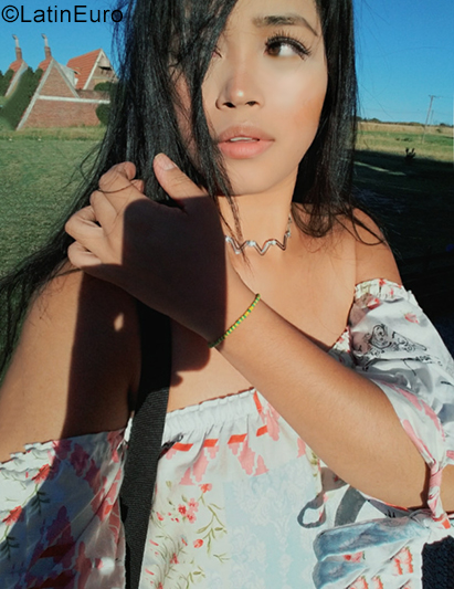 Date this sensual Argentina girl Gabriela from Buenos Aires AR853