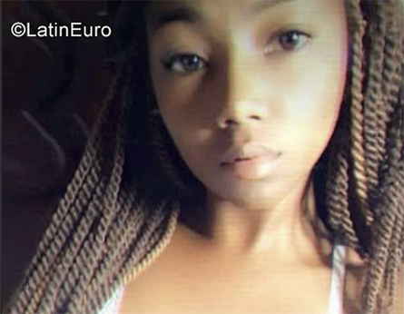 Date this happy Dominican Republic girl Karely from San Pedro de Macoris DO39041