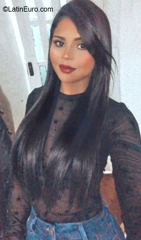 Date this happy Colombia girl Angi from Bogota CO28969