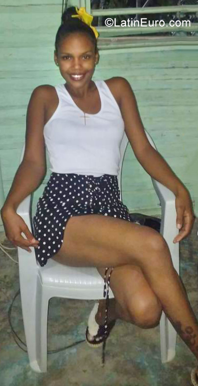 Date this tall Dominican Republic girl Yona from Santo Domingo DO39100