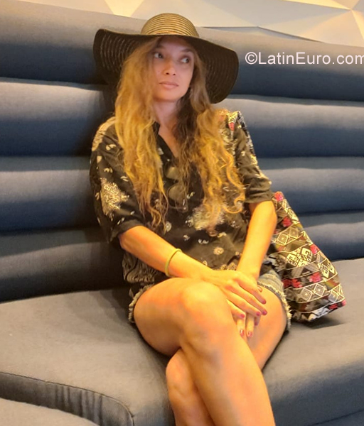 Date this athletic Brazil girl Milli from Rio De Janeiro BR11299