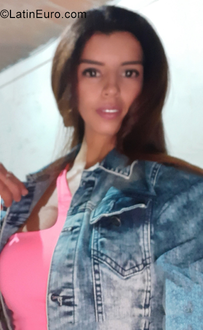 Date this voluptuous Colombia girl Jessica from Cali CO29152