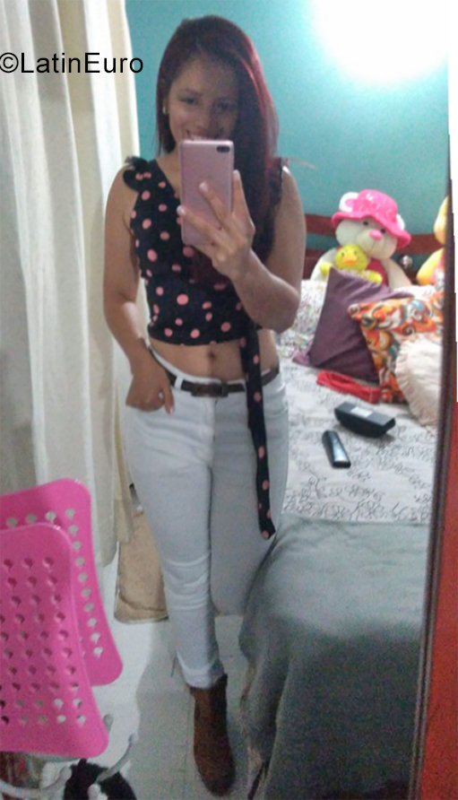 Date this beautiful Colombia girl Jenni from Bogota CO29155