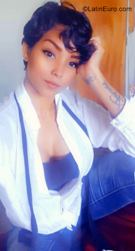 Date this good-looking Venezuela girl Dubrey from Caracas VE3668