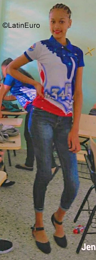 Date this pretty Dominican Republic girl Jenny from Santos Domingo DO39205
