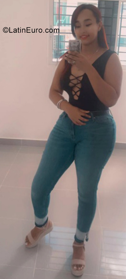 Date this hard body Dominican Republic girl Eli from Santiago DO39207