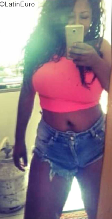 Date this cute Brazil girl Vanessa from Rio De Janeiro BR11307