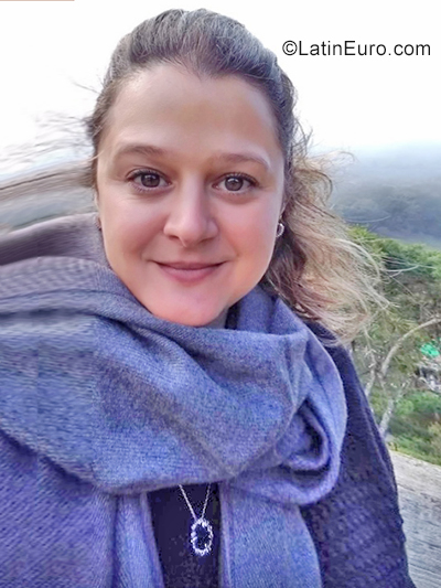 Date this georgeous Brazil girl Ana from Curitiba BR11311
