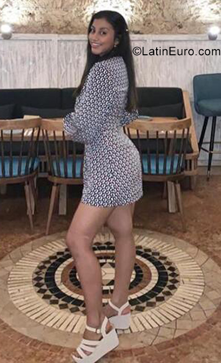 Date this delightful Colombia girl Salma from Cartagena CO29276
