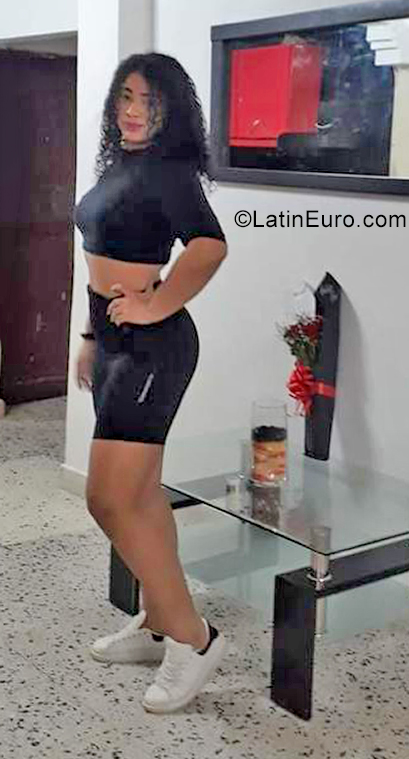 Date this foxy Colombia girl Yai4 from Barranquilla CO29282