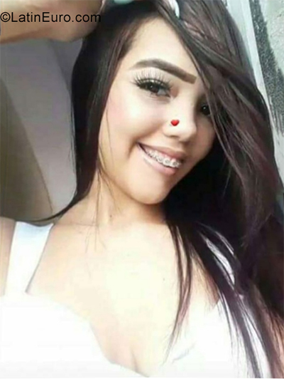 Date this exotic Colombia girl Estefani from Bogota CO29296