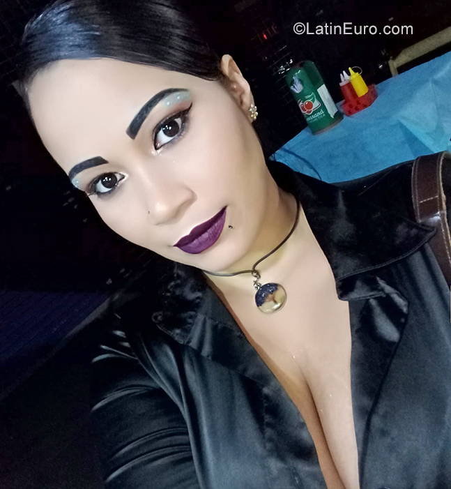 Date this beautiful Brazil girl Angela from Curitba BR11313