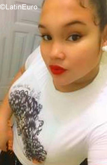 Date this sultry Dominican Republic girl Scarlet from Santo Domingo DO39315