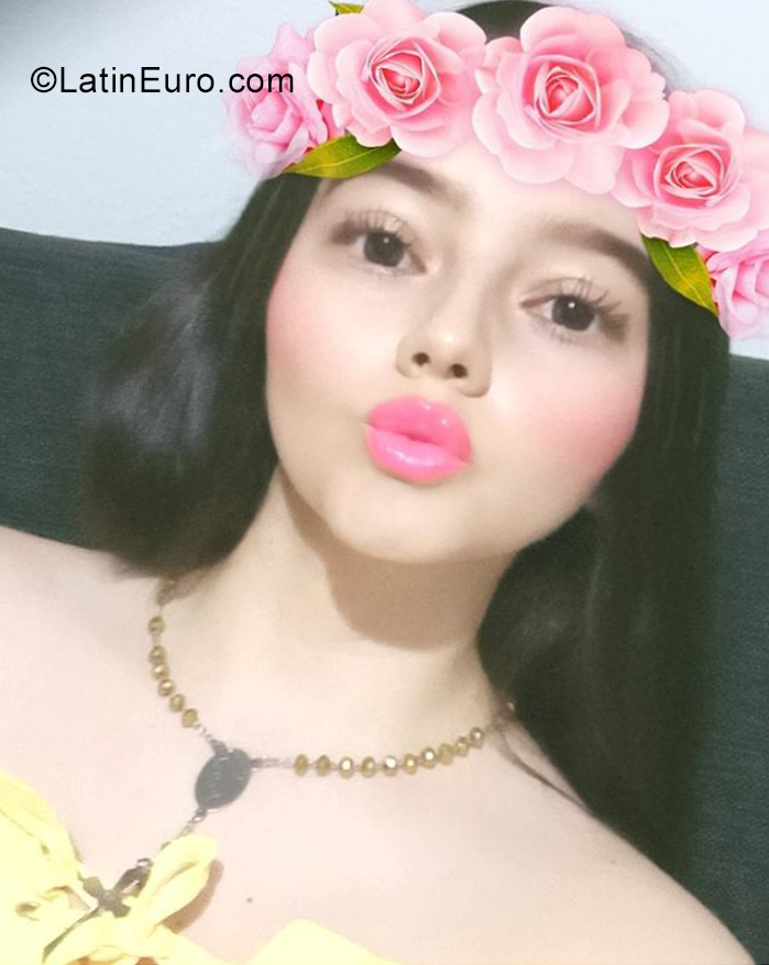 Date this happy Colombia girl Diana from Medellin CO29403