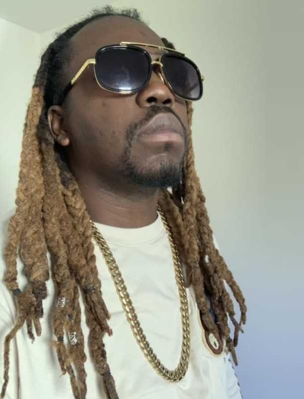 Date this delightful United States man Benzo from Newark US21132