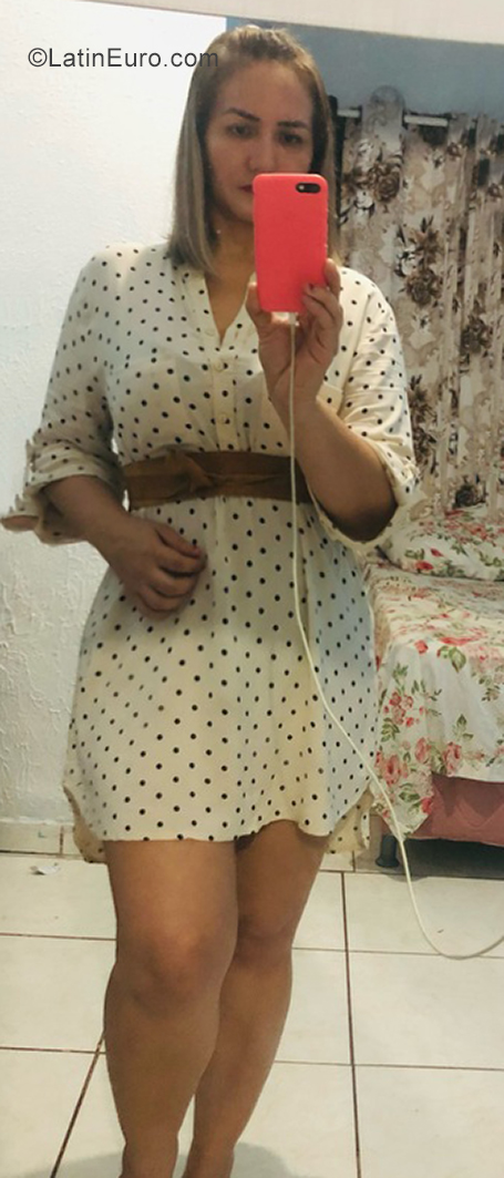 Date this pretty Brazil girl Iza from Manaus BR11320