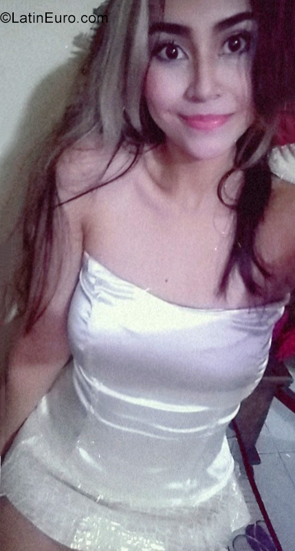 Date this lovely Colombia girl Paola from Ibague CO29459